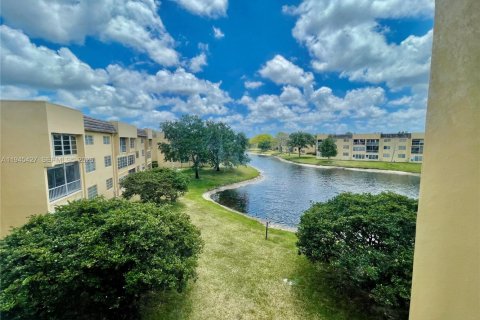 Copropriété à louer à Tamarac, Floride: 1 chambre, 61.32 m2 № 2002410 - photo 11