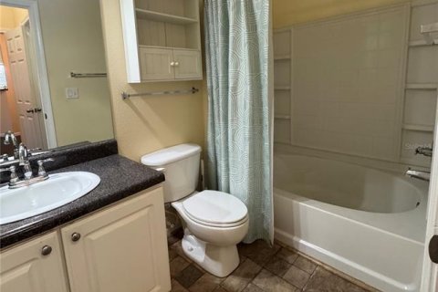 Condo in Bradenton, Florida, 1 bedroom  № 2237011 - photo 12