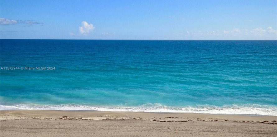 Condo in Tequesta, Florida, 2 bedrooms  № 1132428