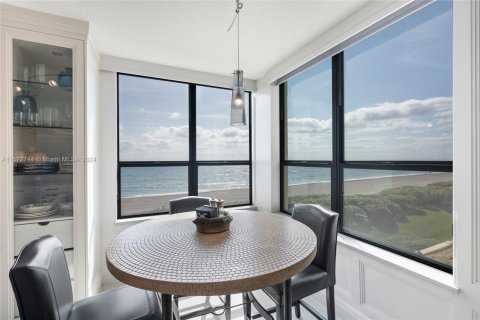 Condo in Tequesta, Florida, 2 bedrooms  № 1132428 - photo 19