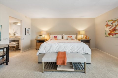 Condo in Tequesta, Florida, 2 bedrooms  № 1132428 - photo 24