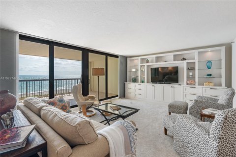 Condo in Tequesta, Florida, 2 bedrooms  № 1132428 - photo 12