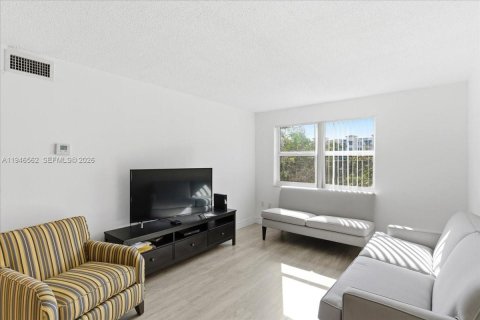 Condo in Palmetto Bay, Florida, 1 bedroom  № 2052864 - photo 3