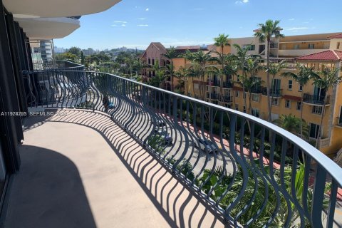 Copropriété à vendre à Surfside, Floride: 1 chambre, 111.48 m2 № 2036093 - photo 17