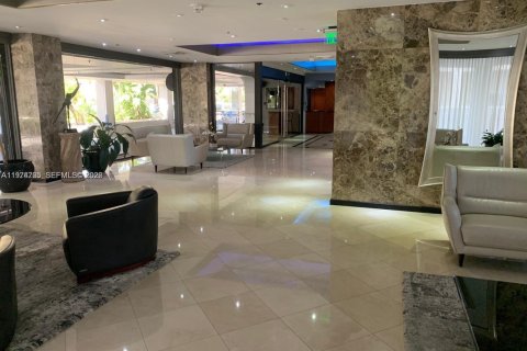 Copropriété à vendre à Surfside, Floride: 1 chambre, 111.48 m2 № 2036093 - photo 5