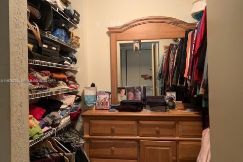 Copropriété à vendre à Surfside, Floride: 1 chambre, 111.48 m2 № 2036093 - photo 28