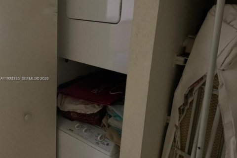 Copropriété à vendre à Surfside, Floride: 1 chambre, 111.48 m2 № 2036093 - photo 24