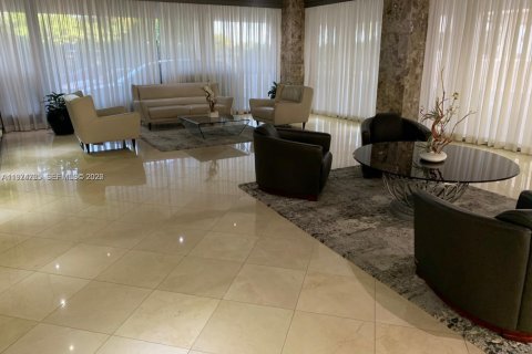 Copropriété à vendre à Surfside, Floride: 1 chambre, 111.48 m2 № 2036093 - photo 6