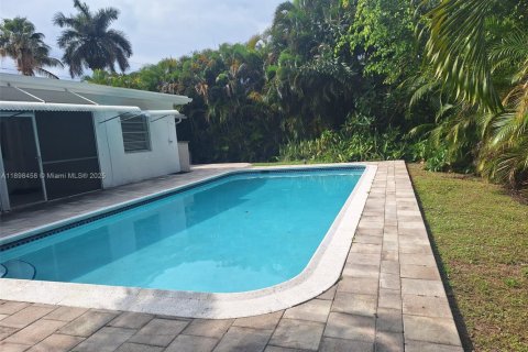 Снять в аренду виллу или дом в Окленд-Парк, Флорида 4 спальни, 167.22м2, № 1950984 - фото 20