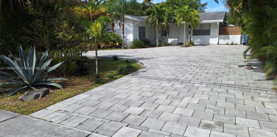 Дом в Окленд-Парк, Флорида 4 спальни, 167.22м2 № 1950984