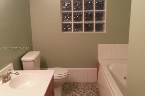 Снять в аренду виллу или дом в Окленд-Парк, Флорида 4 спальни, 167.22м2, № 1950984 - фото 26