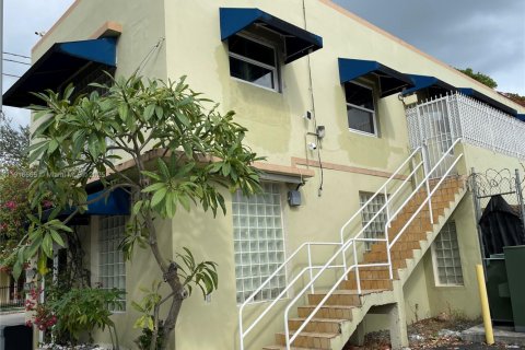 Propiedad comercial en venta en Miami, Florida № 2082527 - foto 4