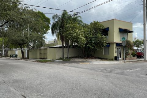 Propiedad comercial en Miami, Florida № 2082527