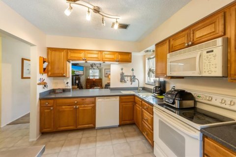 House in Sarasota, Florida 2 bedrooms, 91.04 sq.m. № 1524096 - photo 11