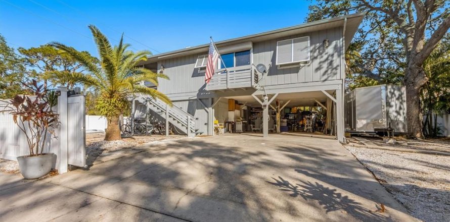 House in Sarasota, Florida 2 bedrooms, 91.04 sq.m. № 1524096