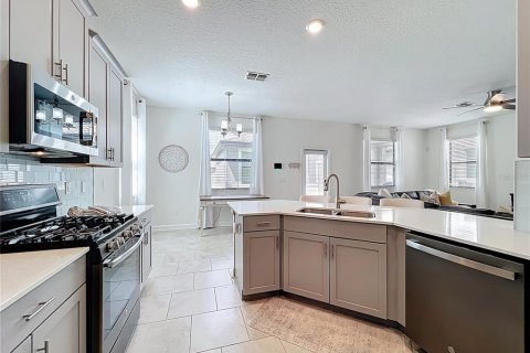 House in Winter Garden, Florida 3 bedrooms, 203.08 sq.m. № 1870226 - photo 12