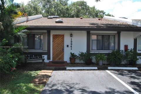 Condominio en Miami, Florida, 2 dormitorios  № 2039173