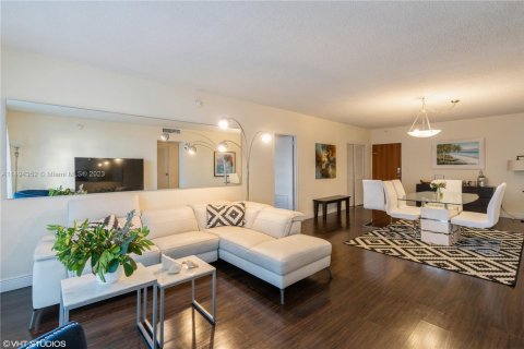 Condominio en venta en Hollywood, Florida, 2 dormitorios, 125.05 m2 № 1754409 - foto 5