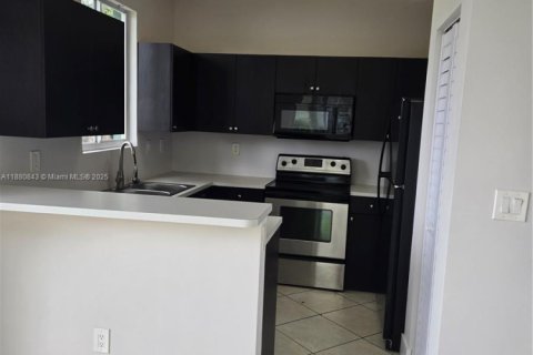 Copropriété à louer à Homestead, Floride: 4 chambres, 132.2 m2 № 1922088 - photo 12