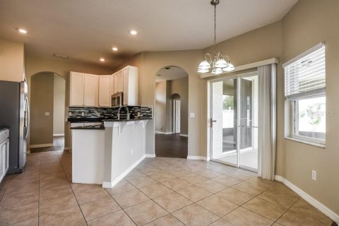 House in Kissimmee, Florida 4 bedrooms, 209.96 sq.m. № 2395858 - photo 9