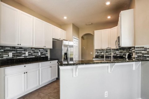 House in Kissimmee, Florida 4 bedrooms, 209.96 sq.m. № 2395858 - photo 8