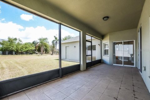 House in Kissimmee, Florida 4 bedrooms, 209.96 sq.m. № 2395858 - photo 10