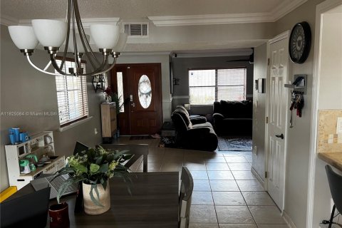 Copropriété à vendre à Hialeah, Floride: 3 chambres, 122.35 m2 № 1792396 - photo 4