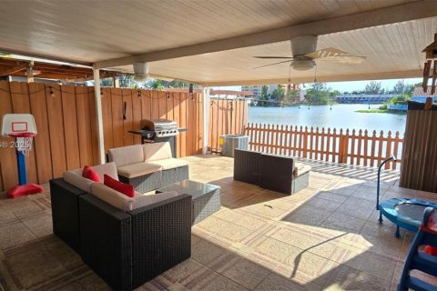 Copropriété à vendre à Hialeah, Floride: 3 chambres, 122.35 m2 № 1792396 - photo 29