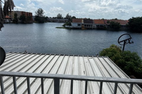 Copropriété à vendre à Hialeah, Floride: 3 chambres, 122.35 m2 № 1792396 - photo 11