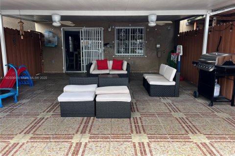 Copropriété à vendre à Hialeah, Floride: 3 chambres, 122.35 m2 № 1792396 - photo 9