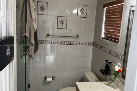 Copropriété à vendre à Hialeah, Floride: 3 chambres, 122.35 m2 № 1792396 - photo 18