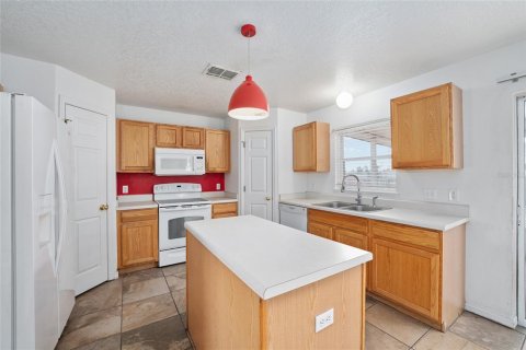 Casa en venta en Ocala, Florida, 3 dormitorios, 206.06 m2 № 2142912 - foto 10