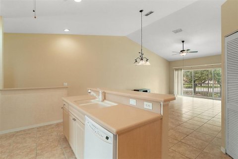 Condominio en venta en Oxford, Florida, 2 dormitorios, 130.25 m2 № 1834995 - foto 11