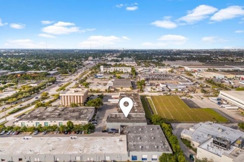 Commercial property in Miami Gardens, Florida № 1971348 - photo 26