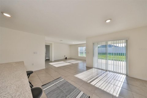 Villa ou maison à louer à Wimauma, Floride: 4 chambres, 171.5 m2 № 2230079 - photo 5