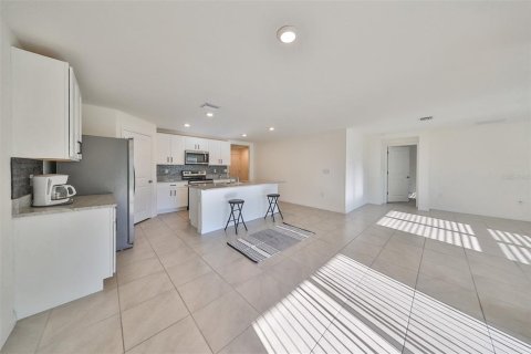 Villa ou maison à louer à Wimauma, Floride: 4 chambres, 171.5 m2 № 2230079 - photo 12