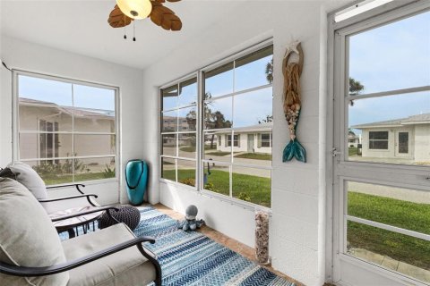 Condo in Englewood, Florida, 2 bedrooms  № 1832736 - photo 15