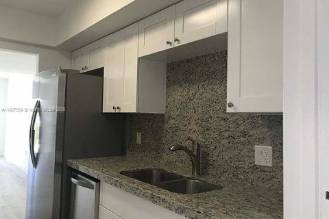 Touwnhouse à louer à Key Biscayne, Floride: 2 chambres, 96.8 m2 № 1972719 - photo 5