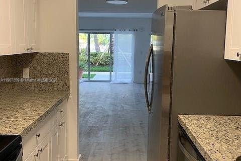 Touwnhouse à louer à Key Biscayne, Floride: 2 chambres, 96.8 m2 № 1972719 - photo 7