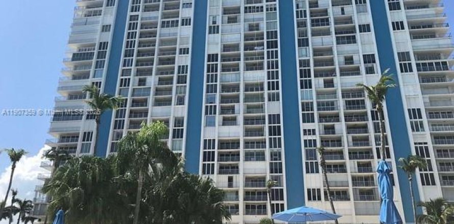 Touwnhouse à Key Biscayne, Floride 2 chambres, 96.8 m2 № 1972719