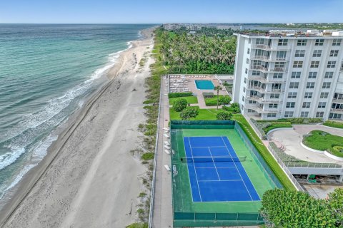 Condo in Palm Beach, Florida, 1 bedroom № 2187722 - photo 25