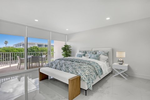 Condo in Palm Beach, Florida, 1 bedroom № 2187722 - photo 12
