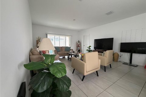 Casa en venta en Haines City, Florida, 3 dormitorios, 135.17 m2 № 2295263 - foto 5