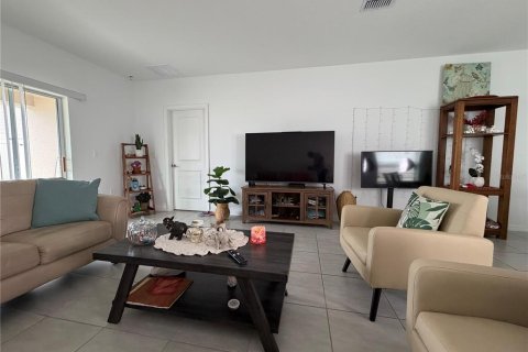 Casa en venta en Haines City, Florida, 3 dormitorios, 135.17 m2 № 2295263 - foto 6