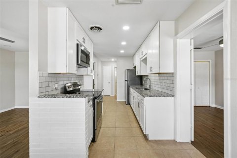 Купить коммерческую недвижимость в Сент-Питерсберг, Флорида 5 спален, 209.68м2, № 2359187 - фото 12