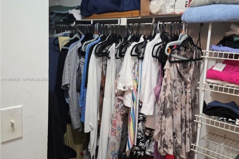 Condominio en alquiler en Lauderhill, Florida, 2 dormitorios, 98.48 m2 № 2027015 - foto 14