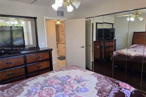 Condominio en alquiler en Lauderhill, Florida, 2 dormitorios, 98.48 m2 № 2027015 - foto 19
