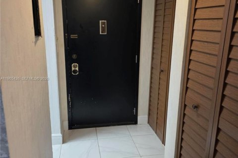 Condominio en alquiler en Lauderhill, Florida, 2 dormitorios, 98.48 m2 № 2027015 - foto 5