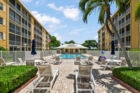 Condo in North Palm Beach, Florida, 2 bedrooms  № 2173096 - photo 30