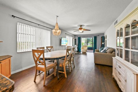 Condo in North Palm Beach, Florida, 2 bedrooms  № 2173096 - photo 12